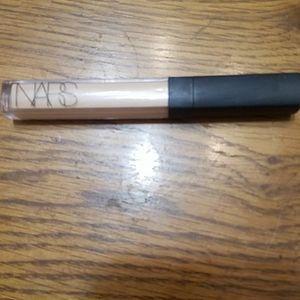 NARS IN MEDIUM CUSTARD
